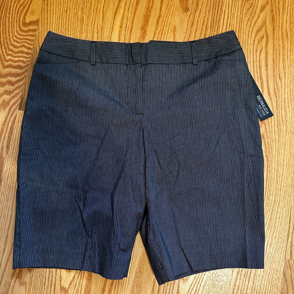 2085 Apt 9 Women’s Bermuda Shorts
